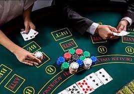 Pertandingan sepak bola seru dalam platform hiburan